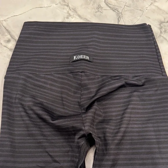 Women’s K-Deer Striped Leggings      Sneaker Length Size Small - Picture 7 of 7